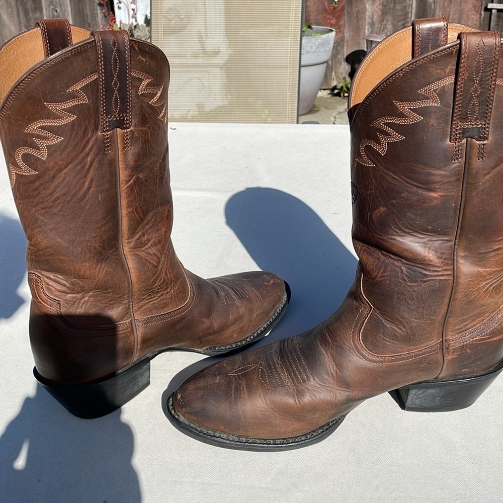 Western cowboy boots Arait brand.